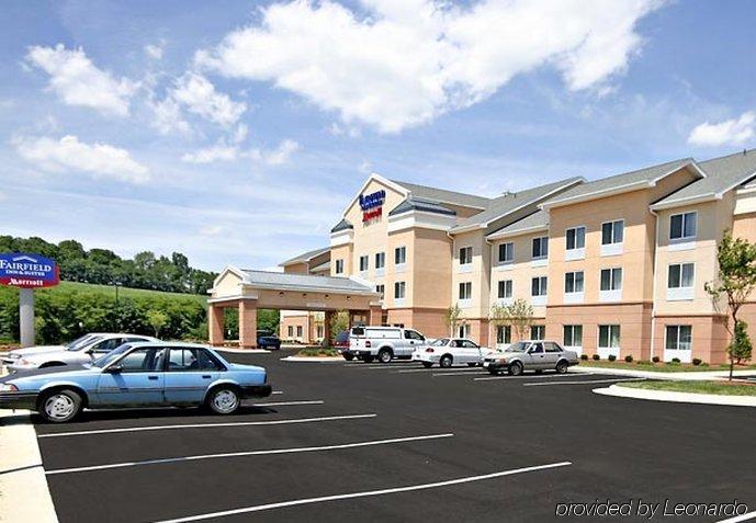 Fairfield Inn & Suites Уайтевилл Экстерьер фото